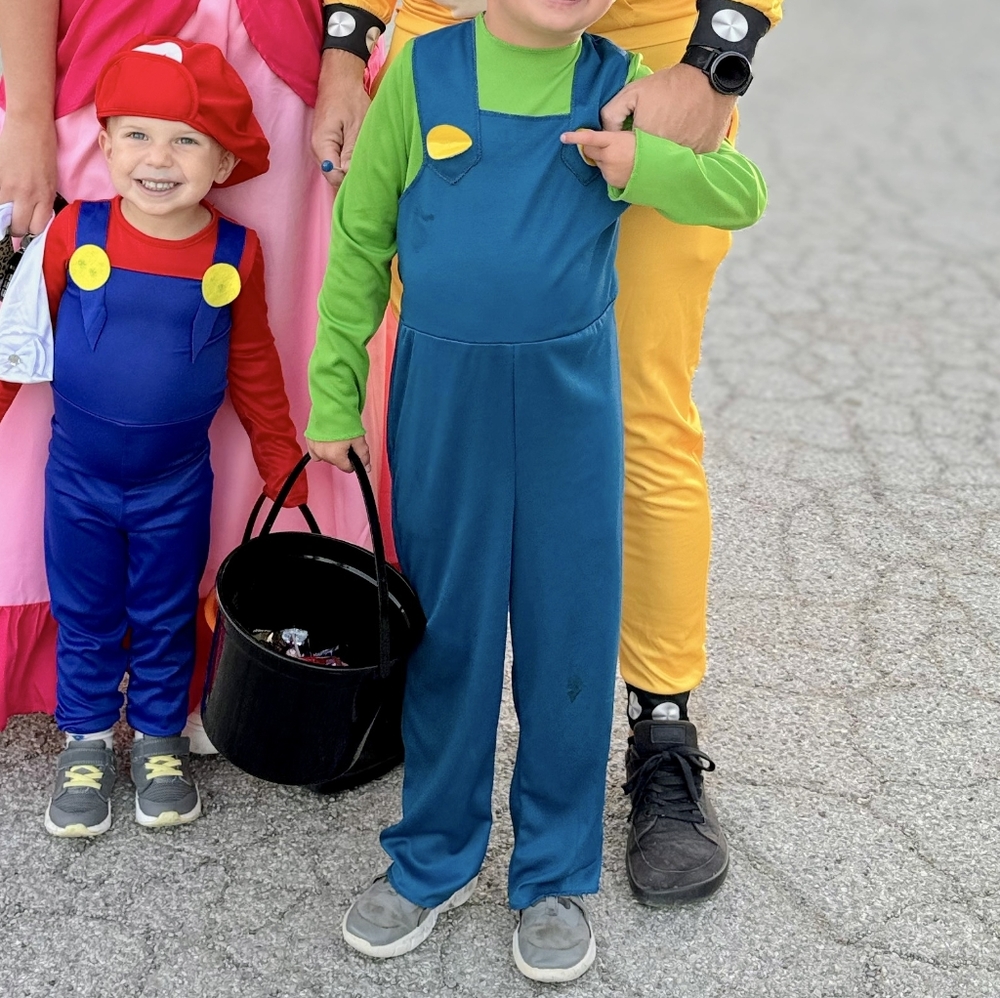 XS Size 4 Luigi costume